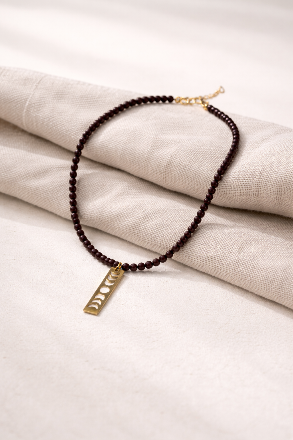 Garnet Necklace with Moon Phase Pandant Gold