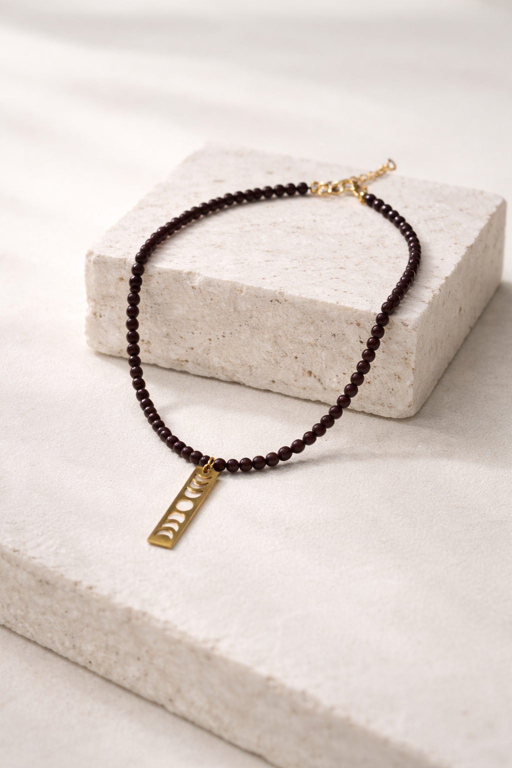 Garnet Necklace with Moon Phase Pandant Gold