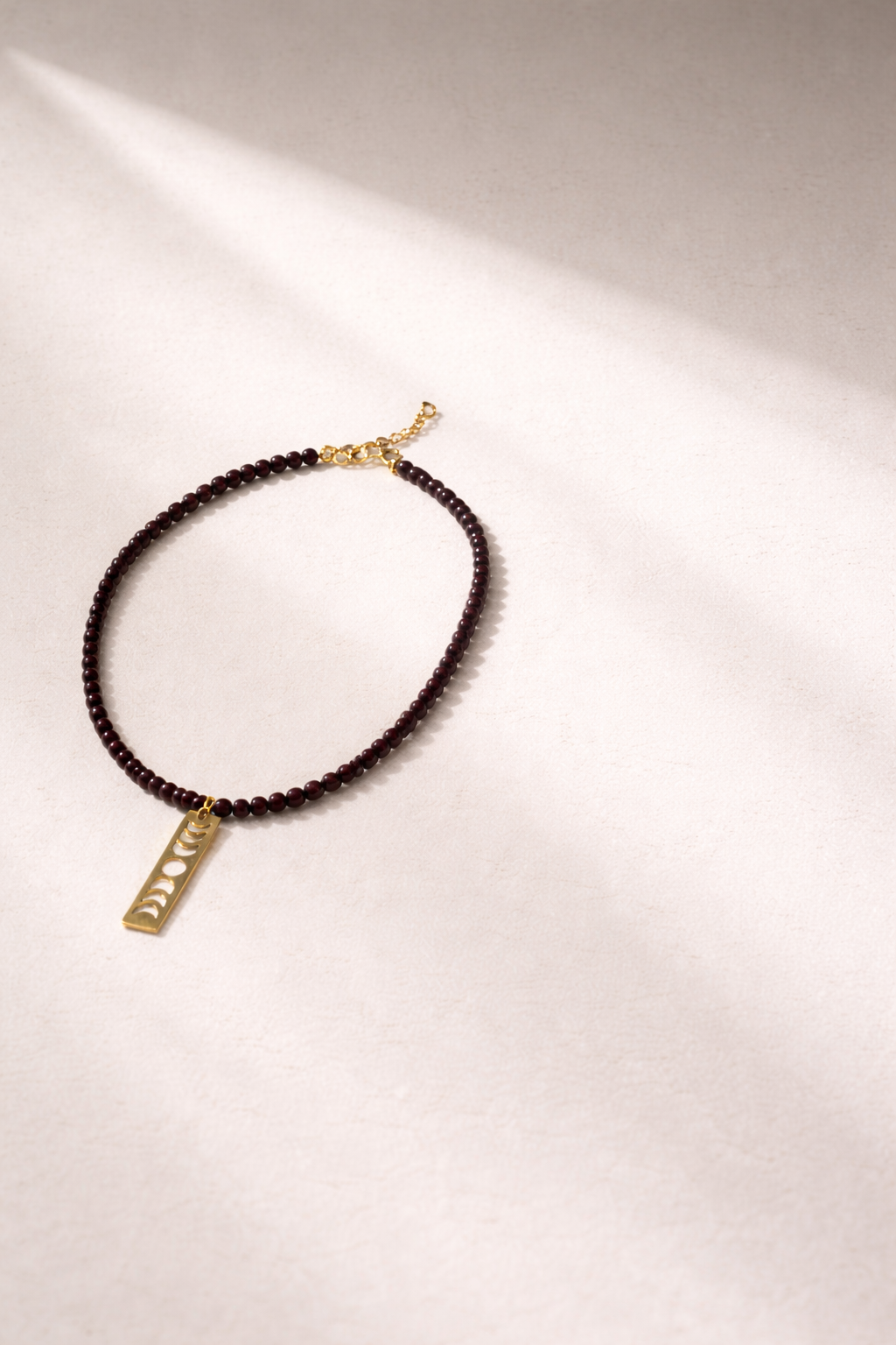 Garnet Necklace with Moon Phase Pandant Gold